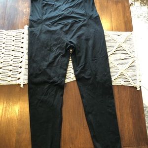 Black Maternity Leggings •Size XL•